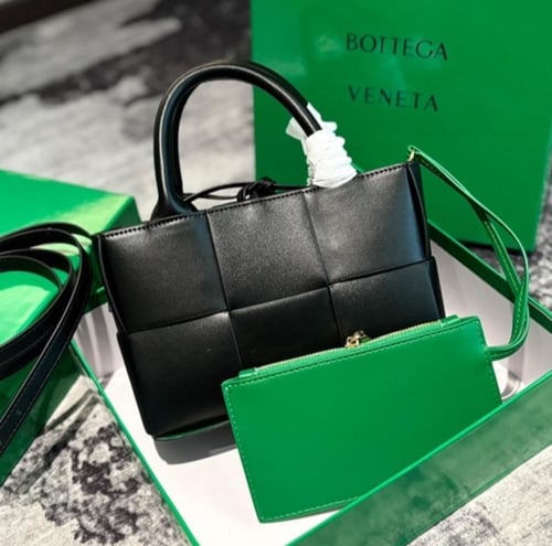 حقيبة بوتيغا BV | بعدة الوان