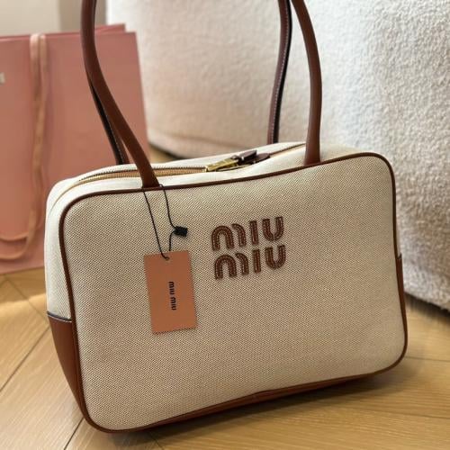 حقيبة ميو ميو قماشية مستطيلة