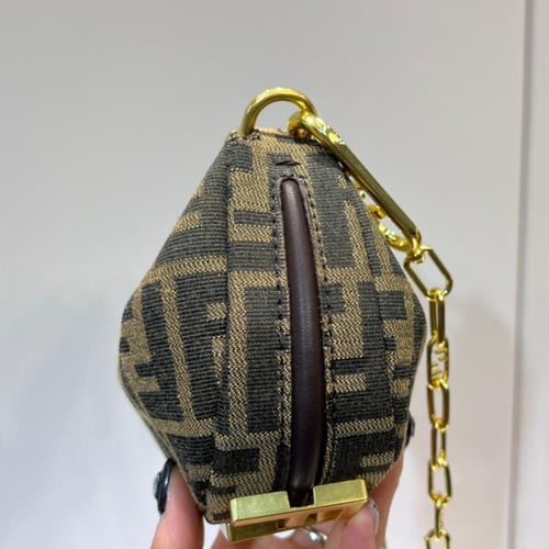 حقيبة فندي Nano Fendigraphy