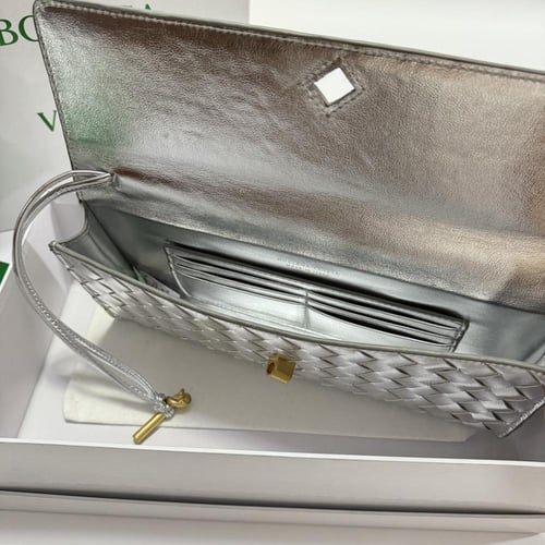 حقيبة بوتيغا Bottega | عدة الوان