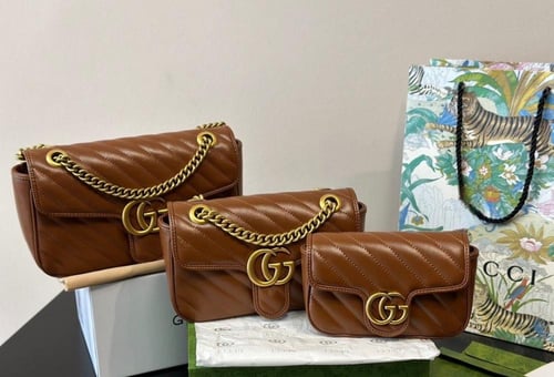 حقيبة غوتشي باحجام مختلفة