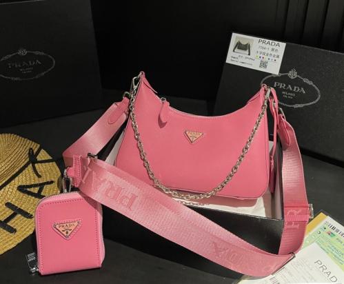 حقيبة Prada | عدة الوان