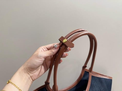 حقيبة miumiu | بمقاسين