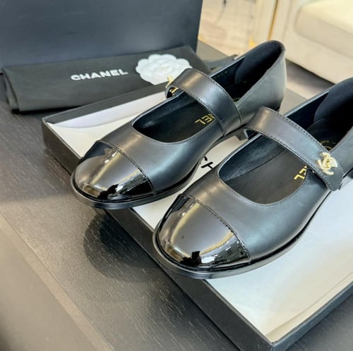 حذاء شانيل اسود