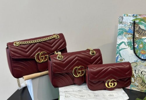 حقيبة غوتشي باحجام مختلفة