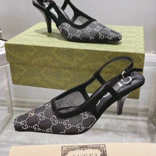 كعب غوتشي أسود