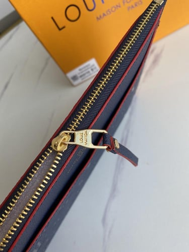 باوتش LV بعدة الوان