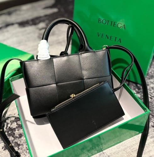 حقيبة بوتيغا BV | بعدة الوان