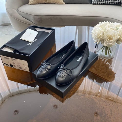 فلات شانيل اسود