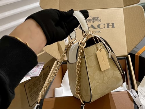 حقيبة كوتش | 5 الوان