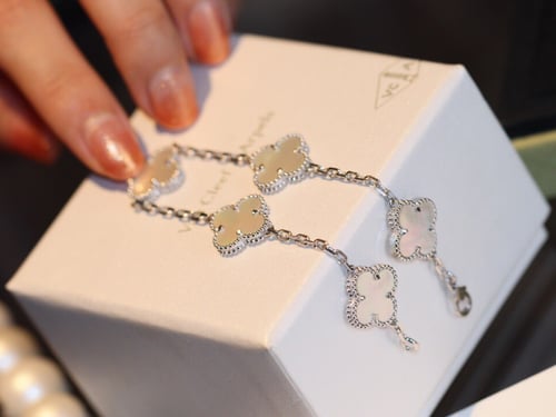 أسورة فان كليف فضي