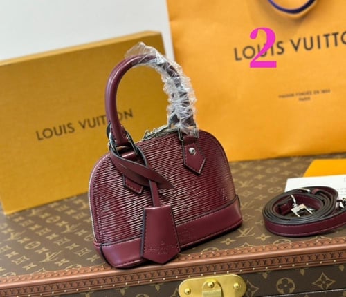 حقيبة LV الما BB