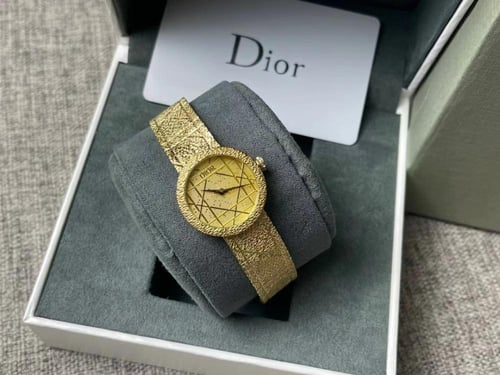 ساعة Dior