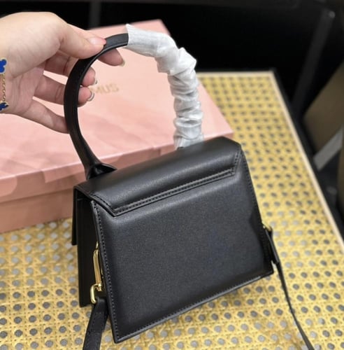 حقيبة جاكيموس عدة الوان