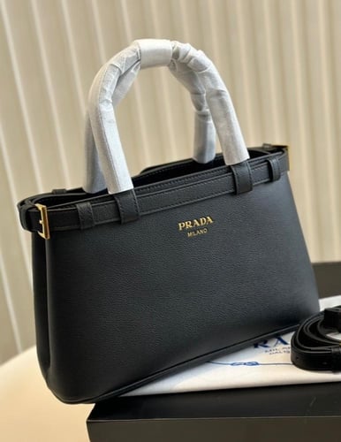 حقيبة برادا بعدة الوان