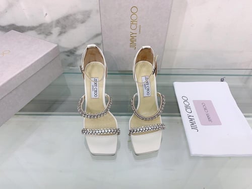 كعب جيمي شو مرصع بالكريستال لون ابيض