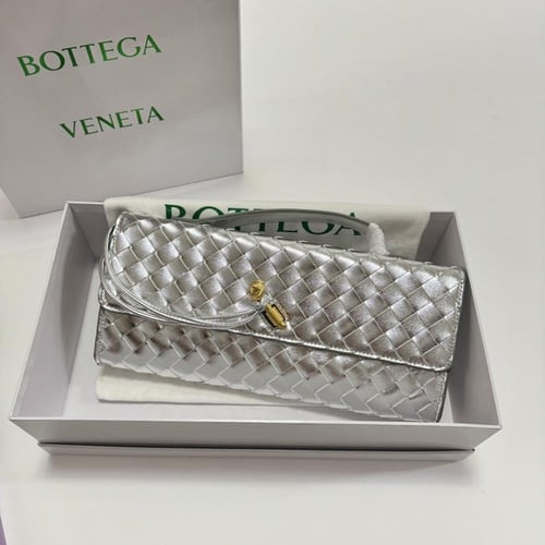 حقيبة بوتيغا Bottega | عدة الوان