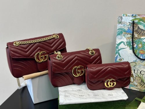 حقيبة غوتشي باحجام مختلفة