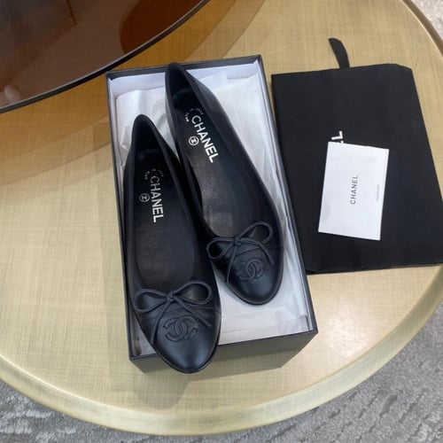 فلات شانيل اسود