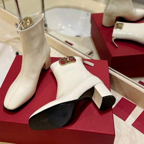 بوت ڤالنتينو 2 أسود/ أبيض