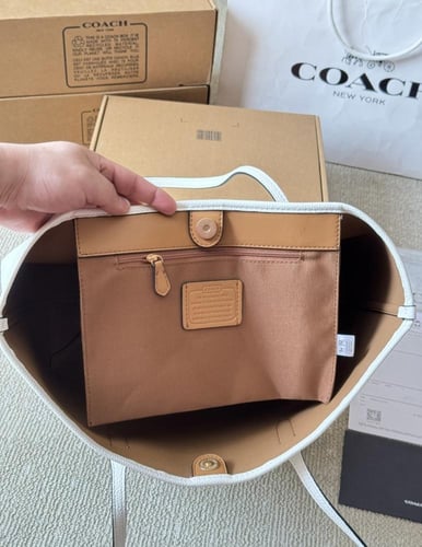 حقيبة coach