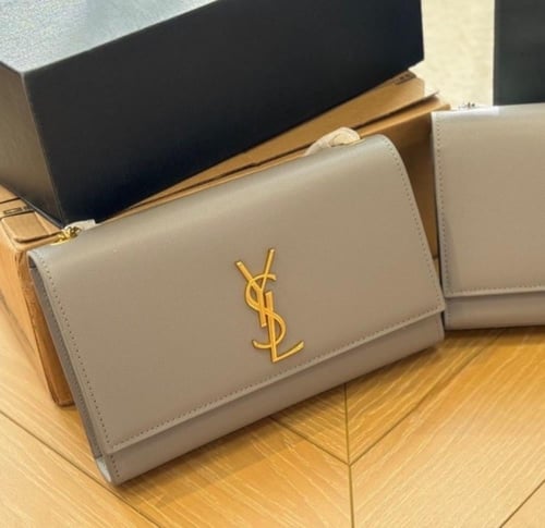 حقيبة YSL بعدة الوان