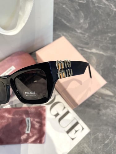 نظارة ميو ميو