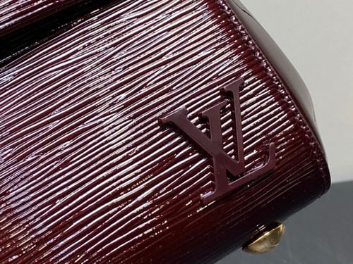 حقيبة LV عنابي