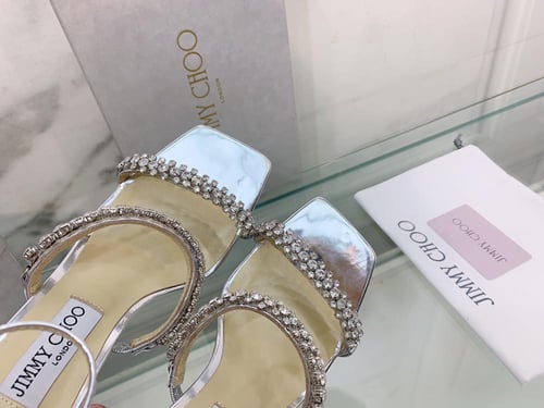 كعب جيمي شو مرصع بالكريستال لون فضي