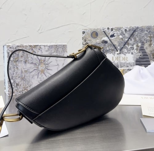 حقيبة ديور سادل كلاسيكية / أسود