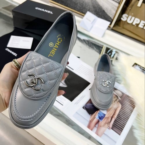 حذاء رسمي شانيل