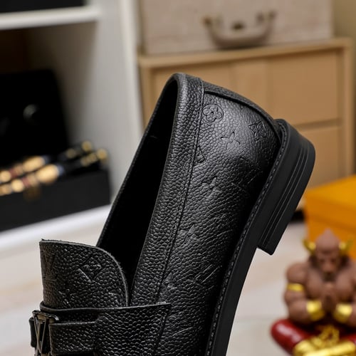 حذاء LV رجالي