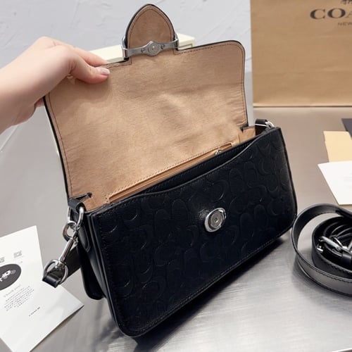 شنطه كوتش بعده الوان