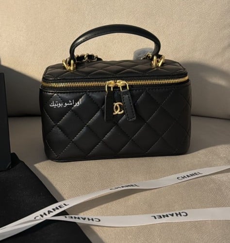 حقيبة شانيل بمقبض علوي/ صغيرة عدة الوان