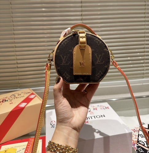 حقيبة لويس فيتون/ Mini Boite Chapeau