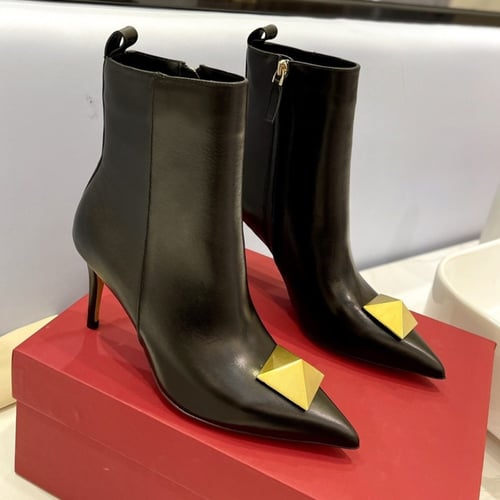 بوت ڤالنتينو 5 بعدة الوان