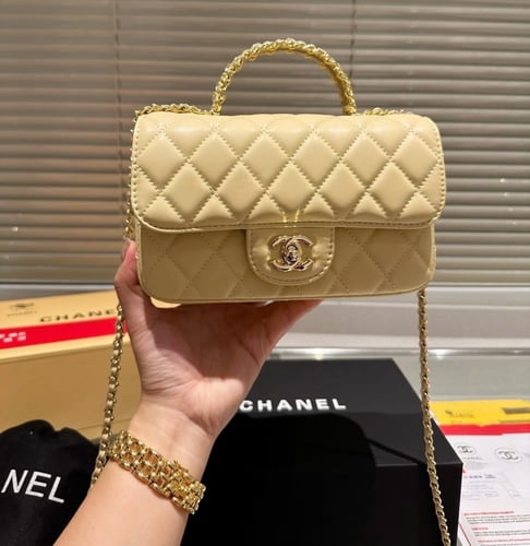 حقيبة شانيل بمقبض ذهبي| الوان متعدده