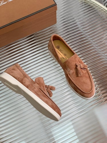 حذاء لورو بيانا