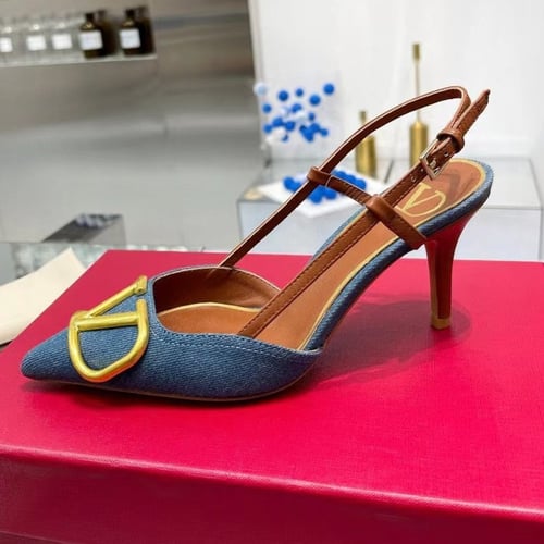 كعب فالنتينو كحلي