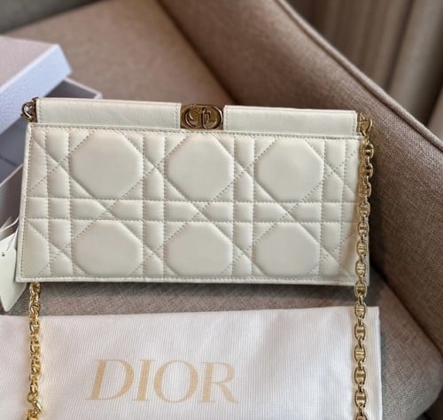 حقيبة ديور dior أبيض