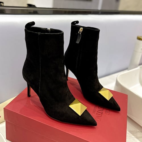 بوت ڤالنتينو 5 بعدة الوان