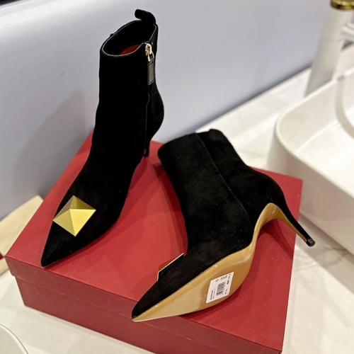 بوت ڤالنتينو 5 بعدة الوان