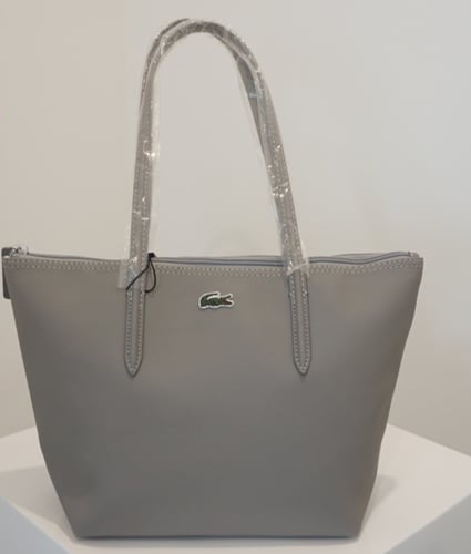 حقيبة لاكوست