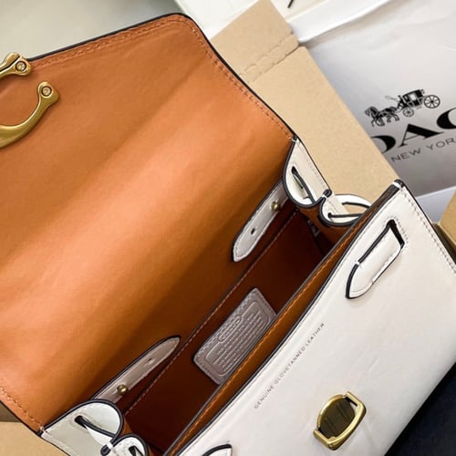 كوتش 3 الوان