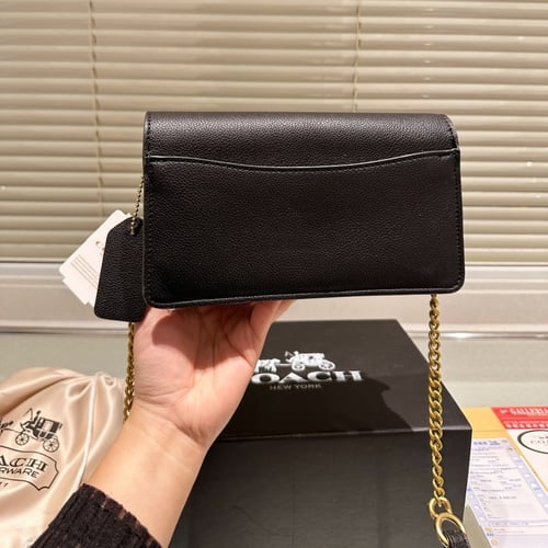 كوتش 4 الوان