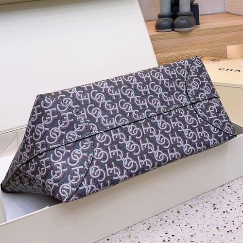 شنطة بنمط كوتش اسود \ ابيض