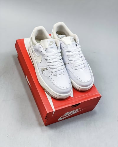 حذاء نايك nike / لونين