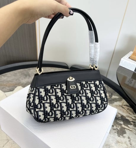 حقيبة ديور key / صغيرة