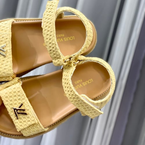 حذاء LV عدة الوان