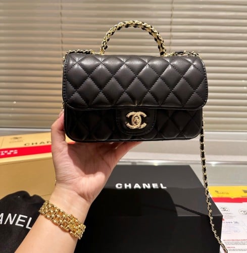 حقيبة شانيل بمقبض ذهبي| الوان متعدده